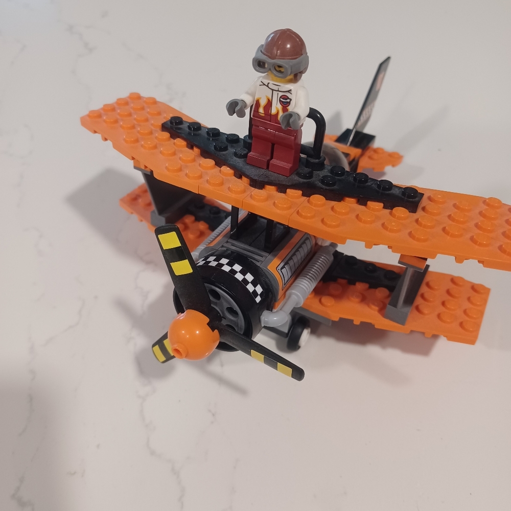LEGO plane - Picture 2 of 8